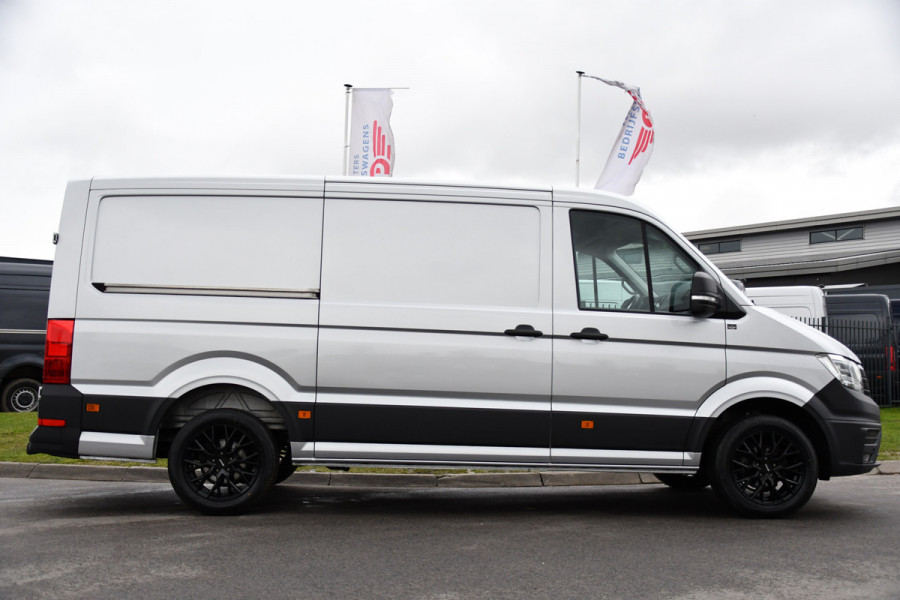 Volkswagen Crafter 35 2.0 TDI L3H2 Highline PB Edition Adaptieve Cruise, Camera, Carplay, Clima, LED, Stoelverwarming, Multimedia, Sensoren, Uniek!