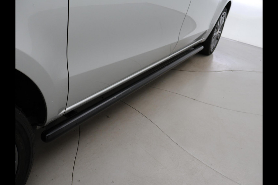 Mercedes-Benz Vito 119 CDI 190 PK AUT. L2H1 + 2 SCHUIFDEUREN | LED | CAMERA | 2500 KG TREKHAAK | 18 INCH LMV