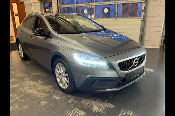 Volvo V40 Cross Country 1.5 T3 Polar+ Luxury Pano Stoel Verwarming 1 jaar bovag garantie