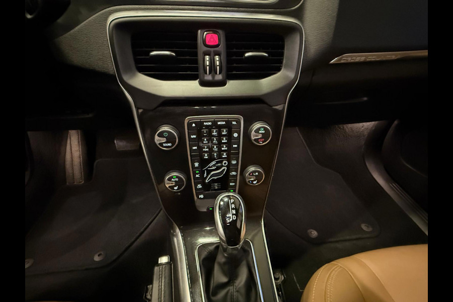 Volvo V40 Cross Country 1.5 T3 Polar+ Luxury Pano Stoel Verwarming 1 jaar bovag garantie