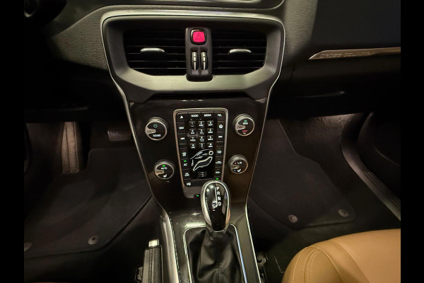 Volvo V40 Cross Country 1.5 T3 Polar+ Luxury Pano Stoel Verwarming 1 jaar bovag garantie