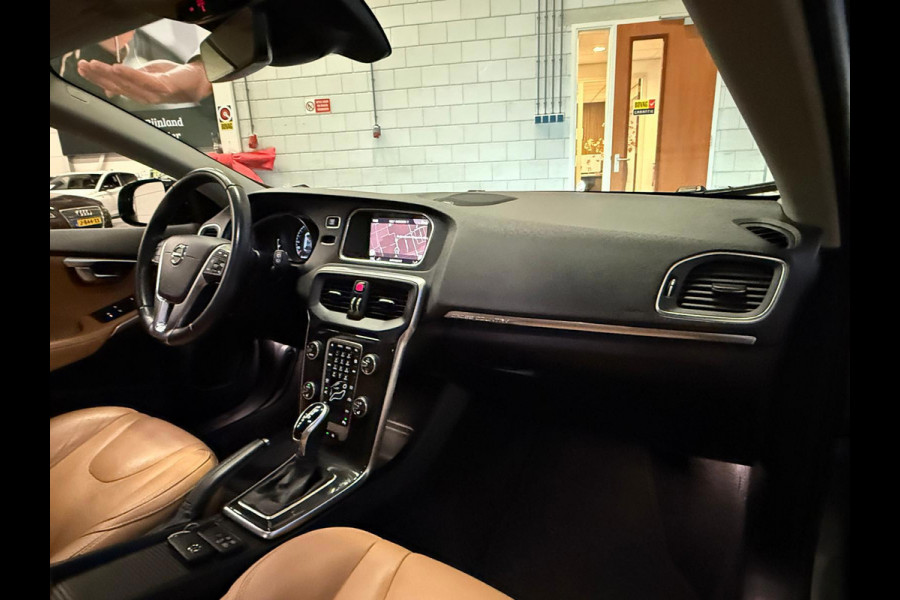 Volvo V40 Cross Country 1.5 T3 Polar+ Luxury Pano Stoel Verwarming 1 jaar bovag garantie