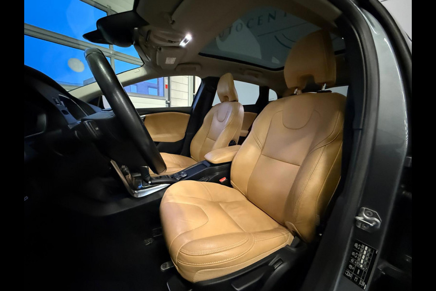 Volvo V40 Cross Country 1.5 T3 Polar+ Luxury Pano Stoel Verwarming 1 jaar bovag garantie