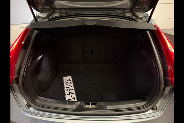 Volvo V40 Cross Country 1.5 T3 Polar+ Luxury Pano Stoel Verwarming 1 jaar bovag garantie