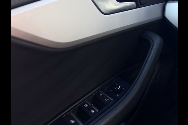 Audi A5 Cabriolet 40 TFSI S-Tronic ** LED, VIRTUAL, LEDER, MASSAGE, NEKVERW, ALARM, , 19-inch LMV ** UNFALLFREI - VOL. AUDI ONDERH. ** ** INFORMEER OOK NAAR ONZE AANTREKKELIJKE FINANCIAL-LEASE TARIEVEN **