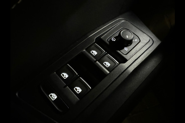 Volkswagen T-Roc 1.5 TSI R-Line Business+ Pano|IQ|Keyles|Cam