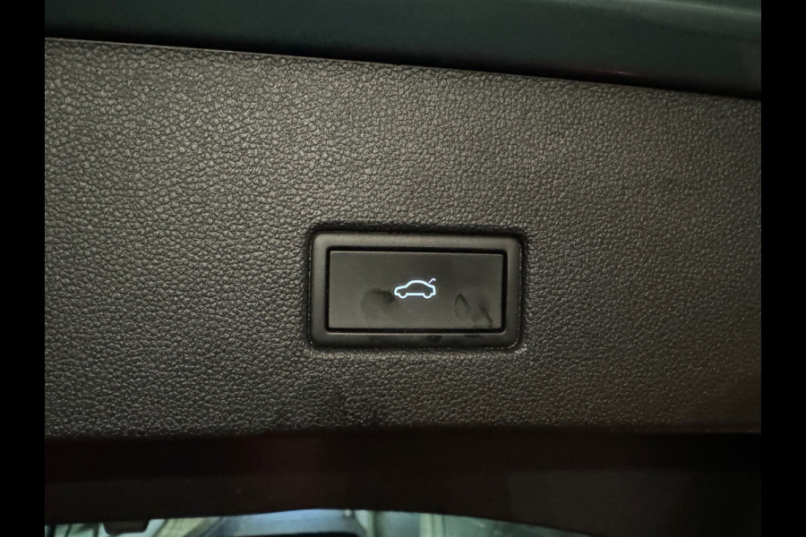 Volkswagen T-Roc 1.5 TSI R-Line Business+ Pano|IQ|Keyles|Cam