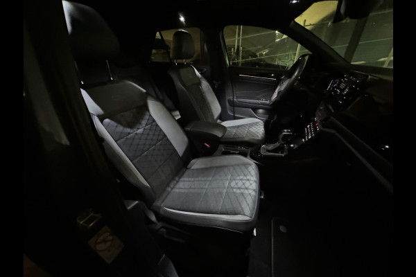 Volkswagen T-Roc 1.5 TSI R-Line Business+ Pano|IQ|Keyles|Cam