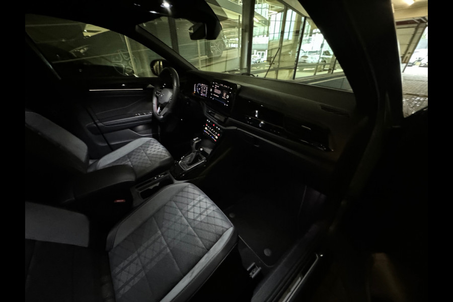 Volkswagen T-Roc 1.5 TSI R-Line Business+ Pano|IQ|Keyles|Cam