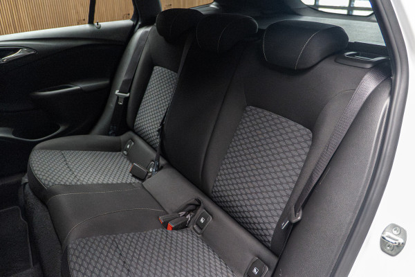 Opel Astra Sports Tourer 1.2T Navi Stoel- & stuurverw. Airco Carplay PDC Cruise BTW auto
