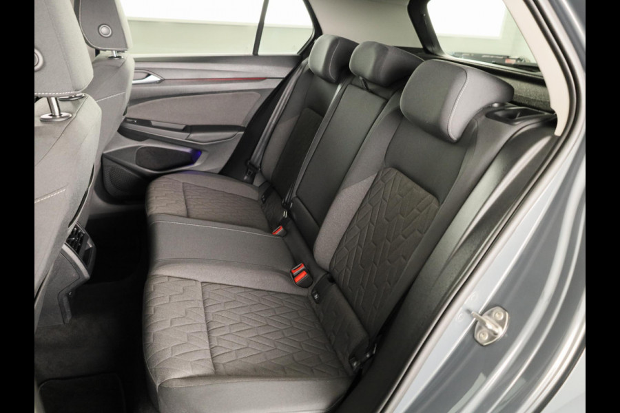 Volkswagen Golf Life Edition 1.5 TSI 85 kW / 116 pk Hatchback 6 ve Camera| 17'LM-velgen| Verwarmd stuur en voorstoelen | Keyless entry/start