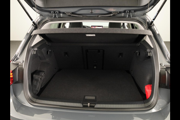 Volkswagen Golf Life Edition 1.5 TSI 85 kW / 116 pk Hatchback 6 ve Camera| 17'LM-velgen| Verwarmd stuur en voorstoelen | Keyless entry/start