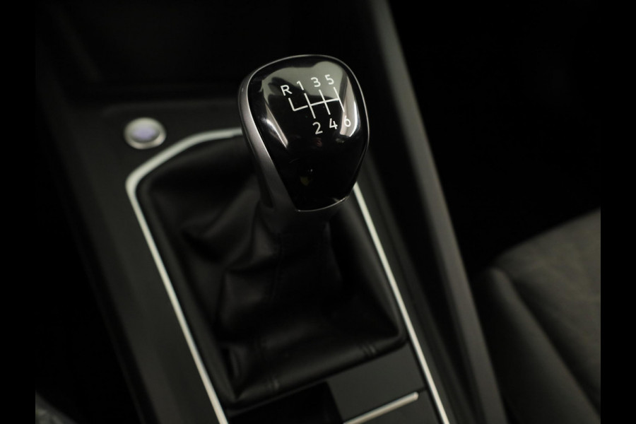 Volkswagen Golf Life Edition 1.5 TSI 85 kW / 116 pk Hatchback 6 ve Camera| 17'LM-velgen| Verwarmd stuur en voorstoelen | Keyless entry/start