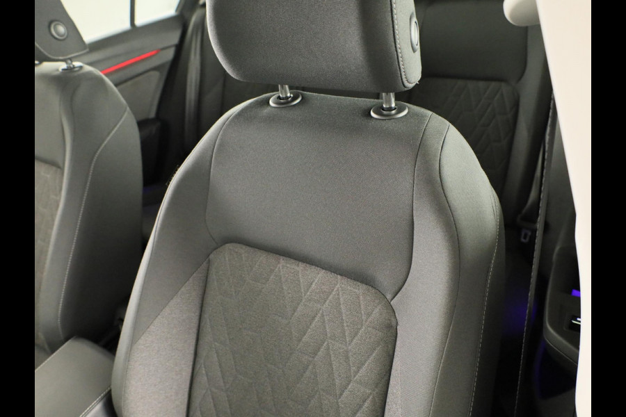 Volkswagen Golf Life Edition 1.5 TSI 85 kW / 116 pk Hatchback 6 ve Camera| 17'LM-velgen| Verwarmd stuur en voorstoelen | Keyless entry/start