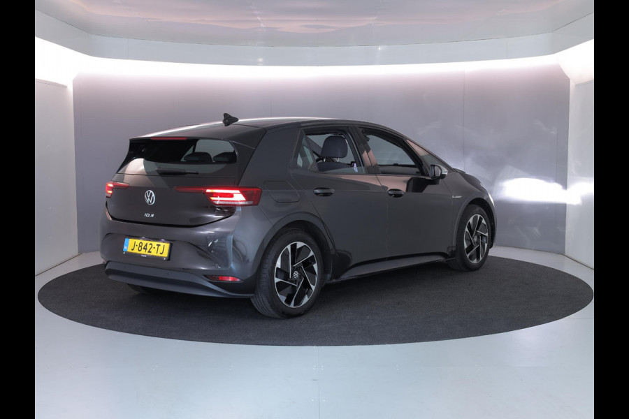 Volkswagen ID.3 First 58 kWh 93% SOH | 204 pk | Navigatie | Parkeersensoren | Adaptieve cruise control | Stoelverwarming | Apple Carplay/Android Auto |