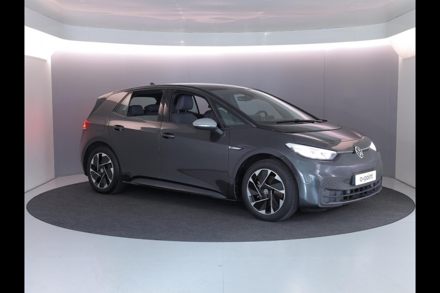 Volkswagen ID.3 First 58 kWh 93% SOH | 204 pk | Navigatie | Parkeersensoren | Adaptieve cruise control | Stoelverwarming | Apple Carplay/Android Auto |