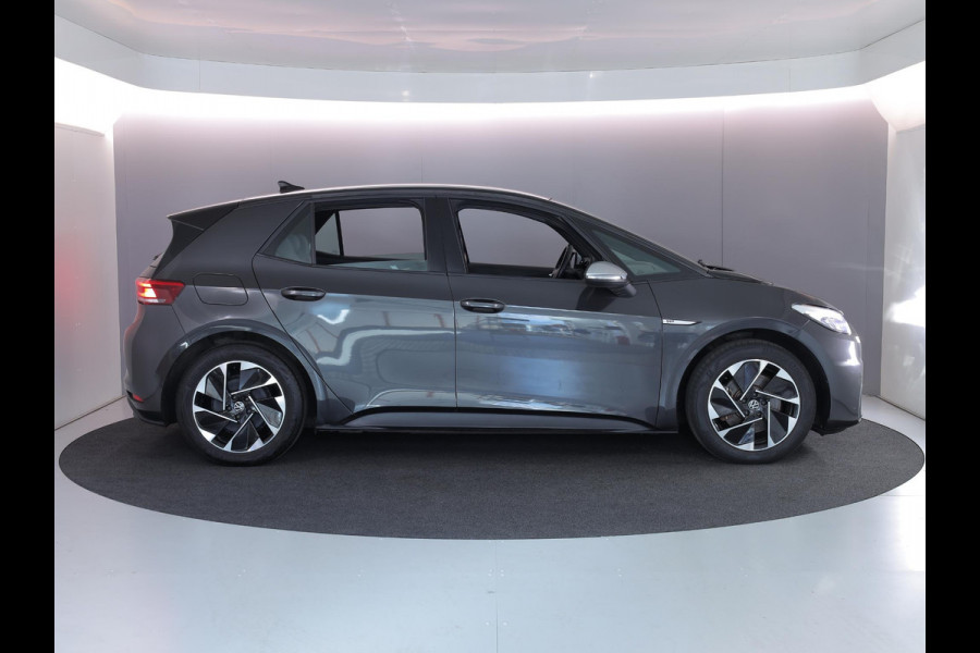 Volkswagen ID.3 First 58 kWh 93% SOH | 204 pk | Navigatie | Parkeersensoren | Adaptieve cruise control | Stoelverwarming | Apple Carplay/Android Auto |