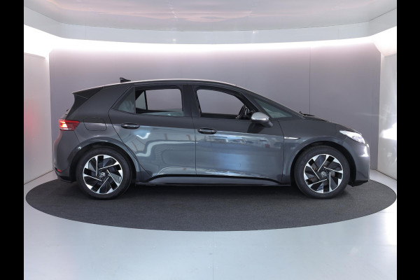 Volkswagen ID.3 First 58 kWh 93% SOH | 204 pk | Navigatie | Parkeersensoren | Adaptieve cruise control | Stoelverwarming | Apple Carplay/Android Auto |