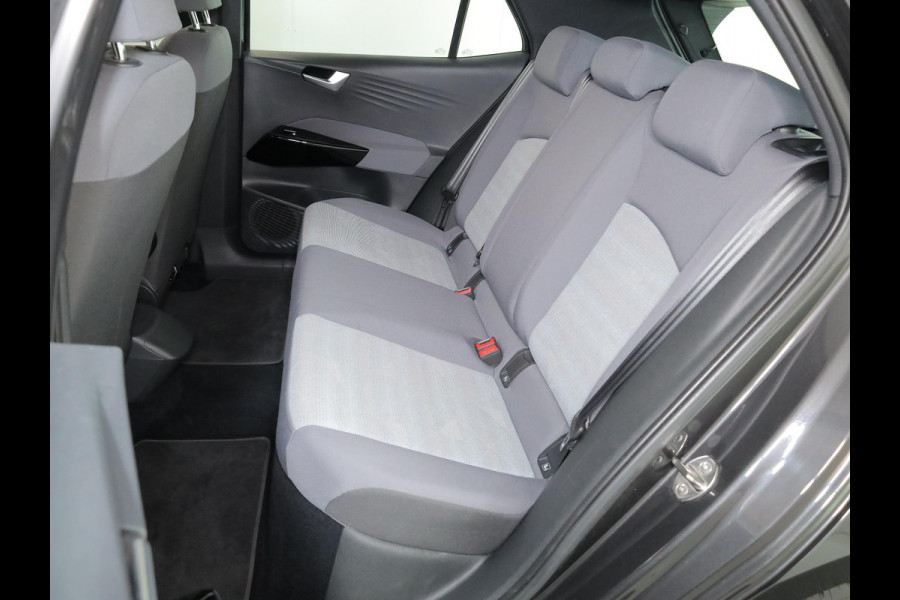 Volkswagen ID.3 First 58 kWh 93% SOH | 204 pk | Navigatie | Parkeersensoren | Adaptieve cruise control | Stoelverwarming | Apple Carplay/Android Auto |