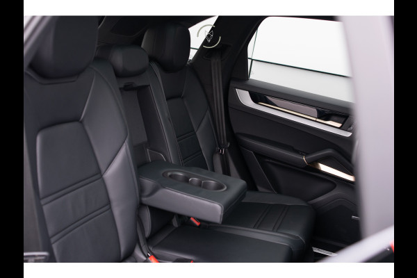 Porsche Cayenne 3.0 E-Hybrid SportDesign|Passenger Display|21''|Luchtvering|HUD|ACC|Bose|18-voudig|Panorama|Stoelkoeling