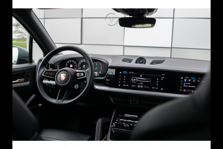 Porsche Cayenne 3.0 E-Hybrid SportDesign|Passenger Display|21''|Luchtvering|HUD|ACC|Bose|18-voudig|Panorama|Stoelkoeling