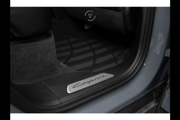 Porsche Cayenne 3.0 E-Hybrid SportDesign|Passenger Display|21''|Luchtvering|HUD|ACC|Bose|18-voudig|Panorama|Stoelkoeling