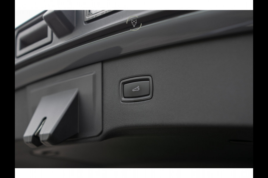 Porsche Cayenne 3.0 E-Hybrid SportDesign|Passenger Display|21''|Luchtvering|HUD|ACC|Bose|18-voudig|Panorama|Stoelkoeling
