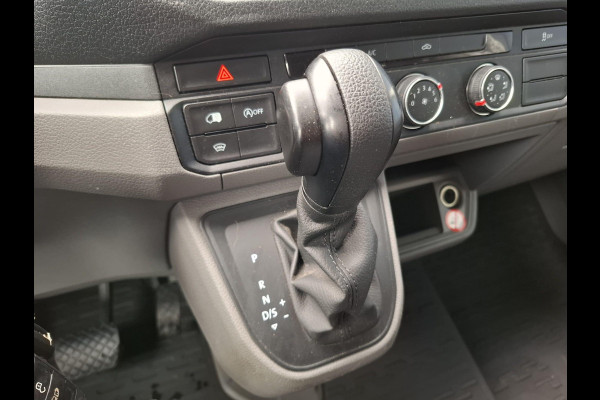 Volkswagen Crafter 35 2.0 TDI L3H3 Highline AUTOMAAT / STANDKACHEL / TREKHAAK / CARPLAY / NAVI