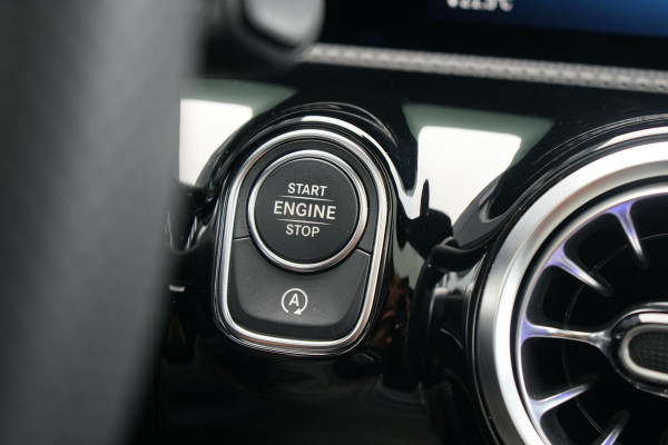 Mercedes-Benz CLA-Klasse Shooting Brake AMG Line *FACELIFT * + 360° / HEAD-UP / BURMESTER / MEMORY