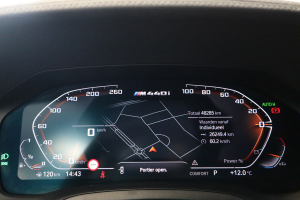 BMW 4 Serie Cabrio M440i xDrive High-Executive 374PK Individueel-lak Navigatie  Volleder 19LMV Head up