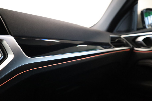 BMW 4 Serie Cabrio M440i xDrive High-Executive 374PK Individueel-lak Navigatie  Volleder 19LMV Head up
