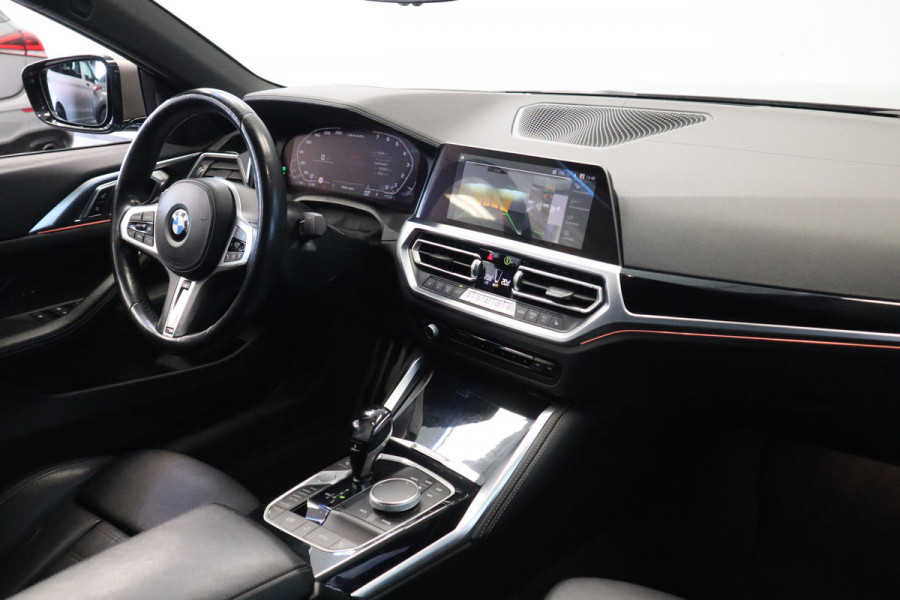 BMW 4 Serie Cabrio M440i xDrive High-Executive 374PK Individueel-lak Navigatie  Volleder 19LMV Head up