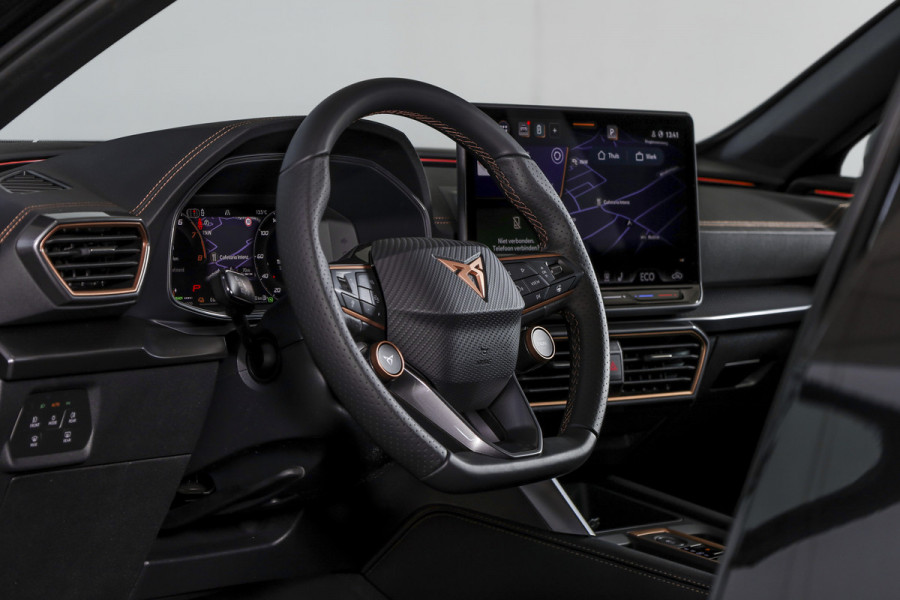 CUPRA Formentor 1.5 TSI e-Hybrid 272 PK VZ Performance | S/k-panodak | Adapt. Cruise | Memory | Stoel-+Stuurverw. | 360 Camera | Dig. Cockpit | NAV + App. Connect | ECC | Elek. Klep | LM 19" | 2603