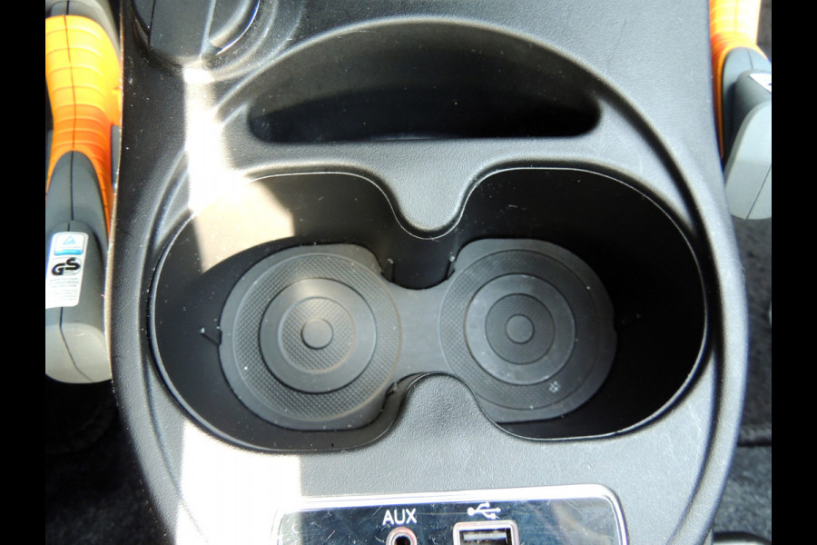 Fiat 500 TwinAir Turbo Lounge 81PK | 16" velgen | Navigatie | Cruise Controle | Parkeersensoren