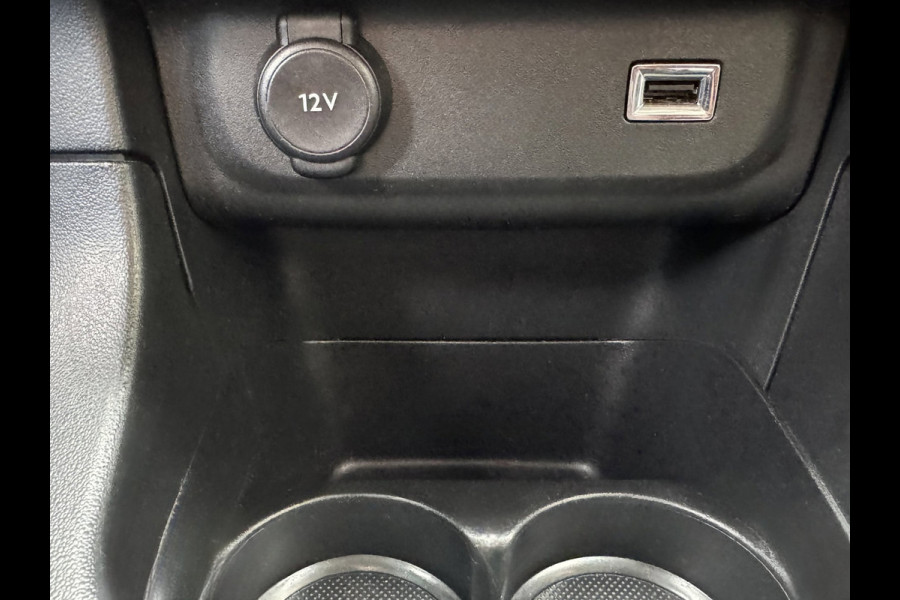 Citroën C3 1.2 PureTech Shine - Navigatie / Apple CarPlay I Airco I PDC I LED I Sport velgen I Veiligheids pakket I Dealer onderh.