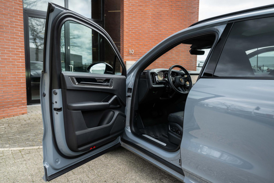 Porsche Cayenne 3.0 E-Hybrid Sport-Design Sportuitlaat Nwpr. 176k