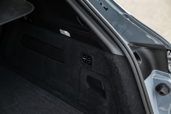 Porsche Cayenne 3.0 E-Hybrid Sport-Design Sportuitlaat Nwpr. 176k