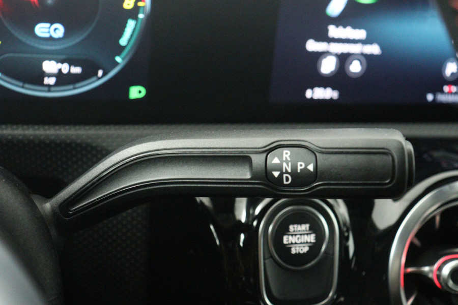 Mercedes-Benz A-Klasse 250 e Premium Plus (STOELVERWARMING, SFEERVERLICHTING, CAMERA, NAVIGATIE, CRUISE CONTROL)