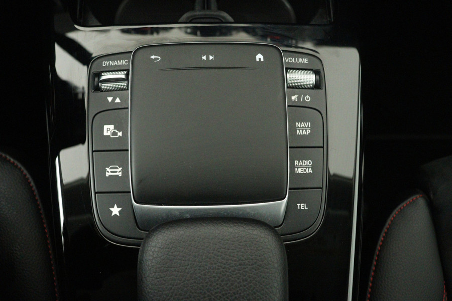 Mercedes-Benz A-Klasse 250 e Premium Plus (STOELVERWARMING, SFEERVERLICHTING, CAMERA, NAVIGATIE, CRUISE CONTROL)