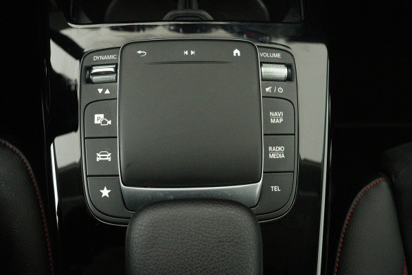 Mercedes-Benz A-Klasse 250 e Premium Plus (STOELVERWARMING, SFEERVERLICHTING, CAMERA, NAVIGATIE, CRUISE CONTROL)