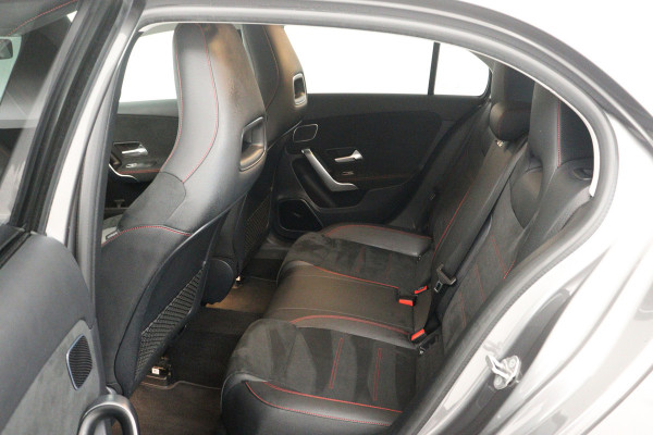 Mercedes-Benz A-Klasse 250 e Premium Plus (STOELVERWARMING, SFEERVERLICHTING, CAMERA, NAVIGATIE, CRUISE CONTROL)