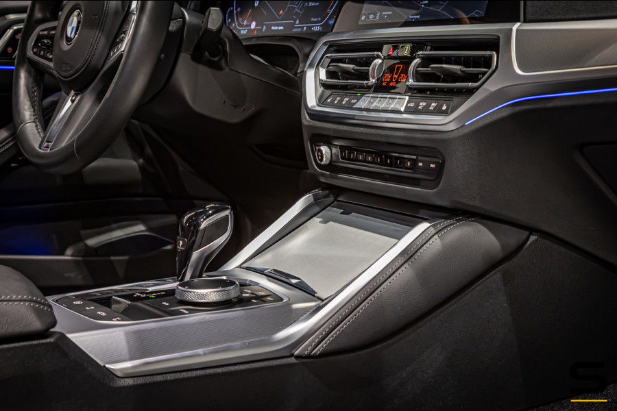 BMW 4 Serie Cabrio 420i High Executive|M-sport|Leder|Cam