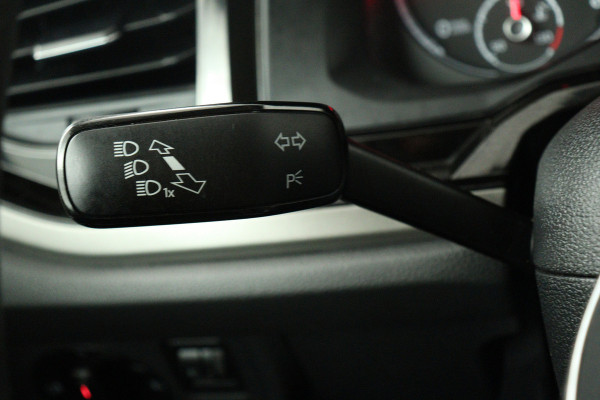Volkswagen Polo 1.0 TSI Highline (CRUISE CONTROL ADAPTIEF, NAVIGATIE, CARPLAY)