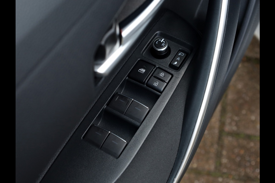 Toyota Corolla Touring Sports 1.8 Hybrid Business | Navigatie | Camera | Climate Control