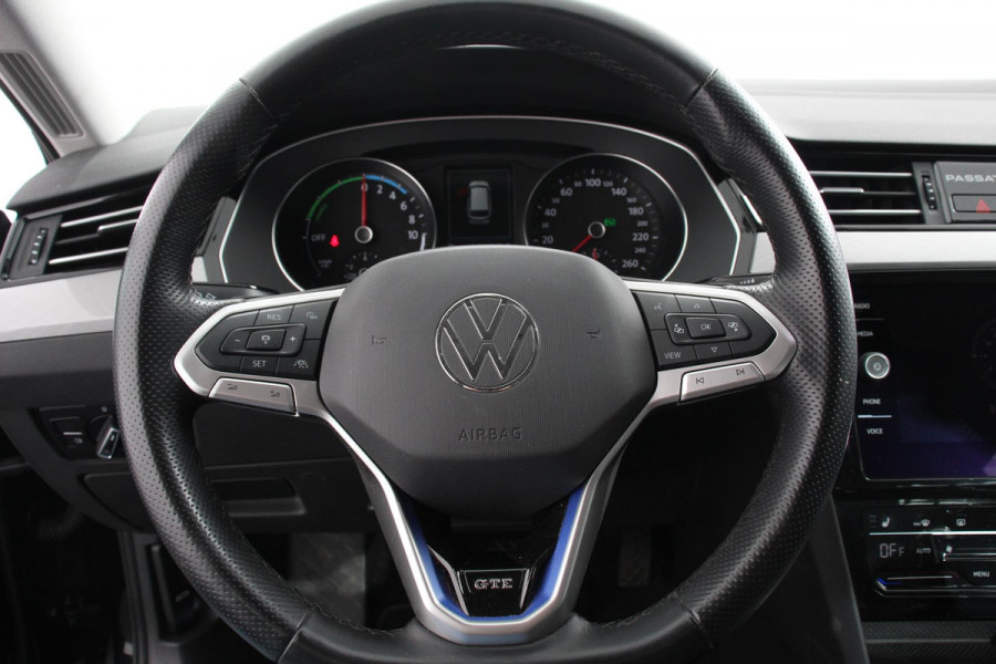 Volkswagen Passat Variant 1.4 TSI PHEV GTE | Adaptive Cruise Control | Lane Assist | Keyless Go | Navigatie | Camera | Massage Stoel |