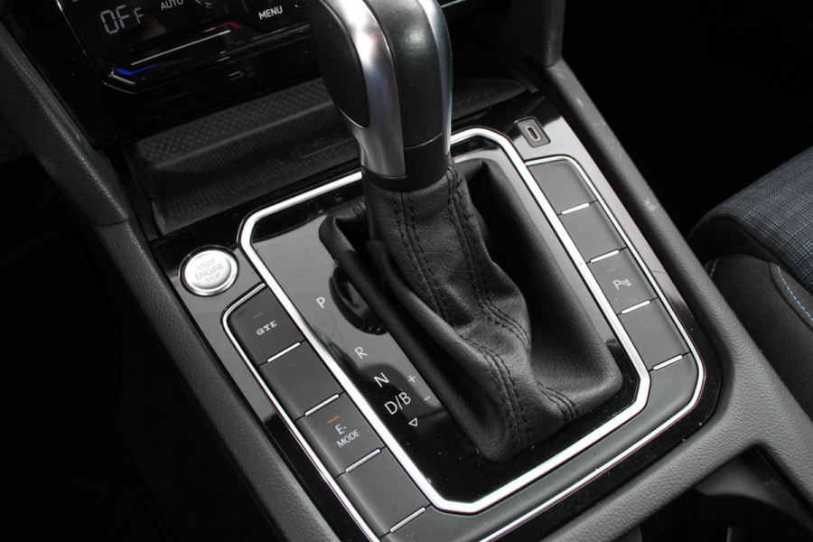 Volkswagen Passat Variant 1.4 TSI PHEV GTE | Adaptive Cruise Control | Lane Assist | Keyless Go | Navigatie | Camera | Massage Stoel |