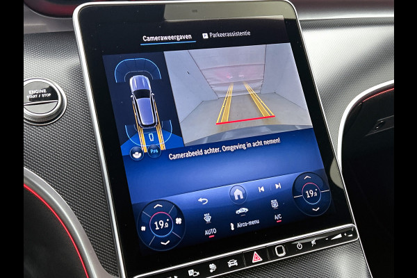 Mercedes-Benz C-Klasse Estate 300 e AMG Plug-In Hybride AMG Line | Night Pakket | Memory Voorstoelen | Easy-Pack Achterklep | Stuur en Stoelverwarming. Inclusief 24 maanden Mercedes-Benz Certified garantie voor Europa.