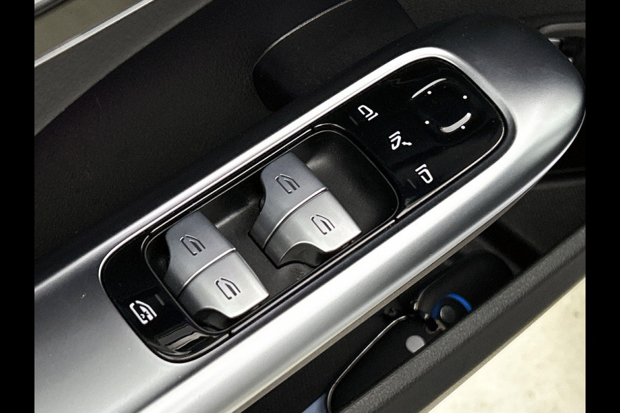 Mercedes-Benz C-Klasse Estate 300 e AMG Plug-In Hybride AMG Line | Night Pakket | Memory Voorstoelen | Easy-Pack Achterklep | Stuur en Stoelverwarming. Inclusief 24 maanden Mercedes-Benz Certified garantie voor Europa.