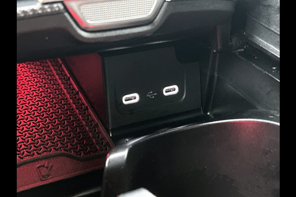 Mercedes-Benz C-Klasse Estate 300 e AMG Plug-In Hybride AMG Line | Night Pakket | Memory Voorstoelen | Easy-Pack Achterklep | Stuur en Stoelverwarming. Inclusief 24 maanden Mercedes-Benz Certified garantie voor Europa.