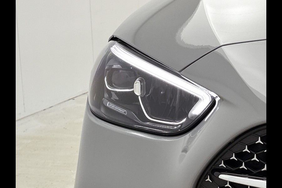 Mercedes-Benz C-Klasse Estate 300 e AMG Plug-In Hybride AMG Line | Night Pakket | Memory Voorstoelen | Easy-Pack Achterklep | Stuur en Stoelverwarming. Inclusief 24 maanden Mercedes-Benz Certified garantie voor Europa.